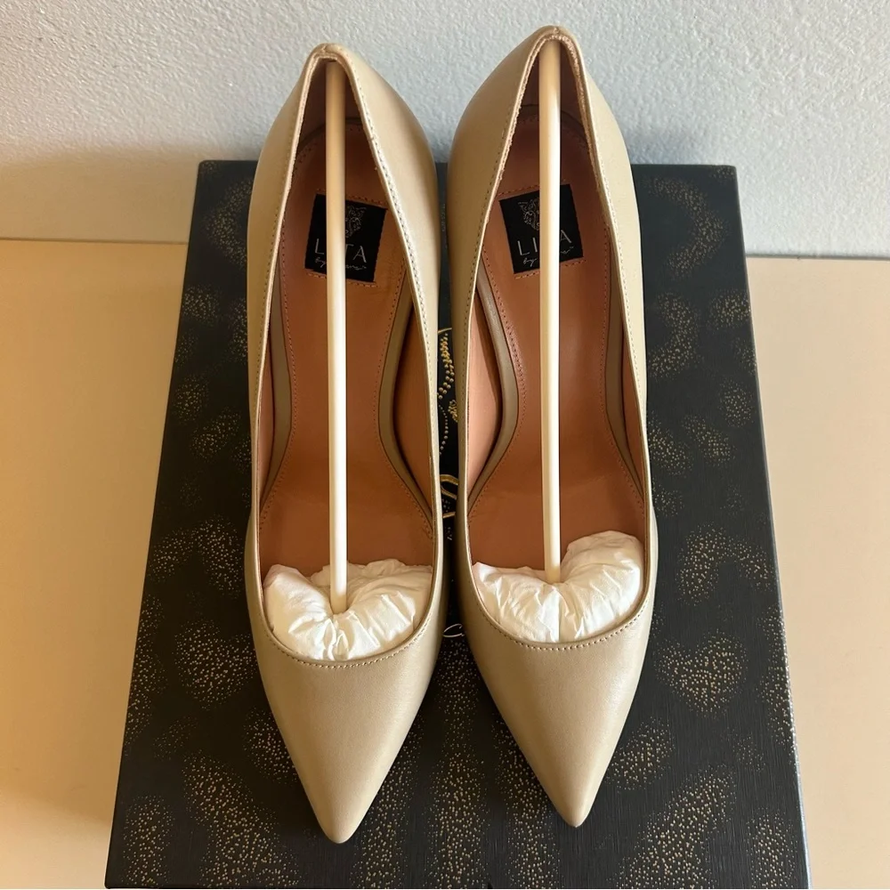 Lita by Ciara Leather Solid Pointed Toe Pump in Sand Made in Italy Size 39